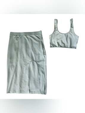 Ribbed Midi Skirt in Sage Green • Size: medium